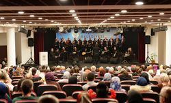 "AKÇAABAT’TA TÜRKÜLER YÜKSELDİ, KÜLTÜR VE SANAT BİR KEZ DAHA SAHNE ALDI"