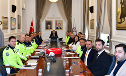 "VALİ ŞAHİN TRAFİK KOMİSYONU ÜYELERİYLE TOPLANTI YAPTI"