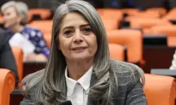 "CHP TRABZON MİLLETVEKİLİ SİBEL SUİÇMEZ’DEN MEB’E KARNE TEPKİSİ: “BU BİR GAFLET DEĞİL, KASITTIR"