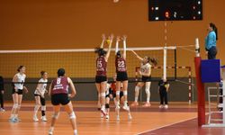 "BORDO MAVİLİ SULTANLAR PLAY-OFF’DA"