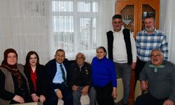 "VALİ TAHİR ŞAHİN VE EŞİ, KORE GAZİSİ HARUN ÖZDEMİR’İ EVİNDE ZİYARET ETTİ"