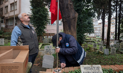"1944 YILINDA VEFAT EDEN HÜSEYİN AVNİ AKER'E VEFA."