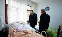 "AKÇAABAT’TA GÖNÜLLERE DOKUNAN HİZMET BAŞKAN EKİM HASTALARIN YANINDA"