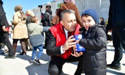 "VALİ TAHİR ŞAHİN, 2500 ÇOCUKLA TEKNE ORUCU ETKİNLİĞİNDE BULUŞTU"