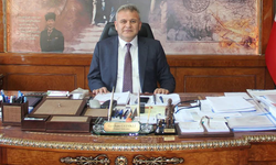 “GÖKHAN GEDİKLİ, DUR YOLCU BİLMEDEN GELİP BASTIĞIN BU TOPRAK, BİR DEVRİN BATTIĞI YERDİR”