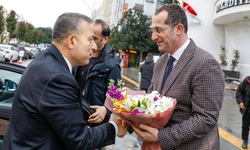 "TRABZON VALİSİ TAHİR ŞAHİN’DEN AKÇAABAT BELEDİYESİNE ZİYARET"