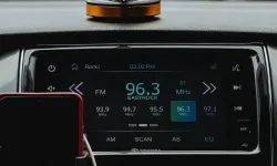 "ARAÇLARA SONRADAN TAKILAN EKRAN VE SES SİSTEMLERİ İÇİN SÜRE 1 NİSAN’DA DOLUYOR"