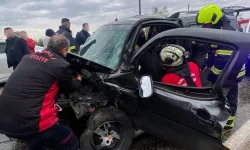 "KADİRLİ’DE FECİ KAZA 1 ÖLÜ, 8 YARALI"