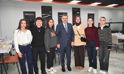 "BAŞKAN GENÇ, TRABZON ÜNİVERSİTESİ ÖĞRENCİLERİYLE İFTAR SOFRASINDA BULUŞTU"