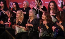 "TRABZON’UN İLK RİTİM GRUBU AYAKTA ALKIŞLANDI"