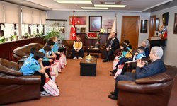 "İSTANBUL’DA 23 NİSAN ULUSAL EGEMENLİK VE ÇOCUK BAYRAMI, BU KEZ KÜÇÜK BİR SORUYLA BÜYÜK BİR MUTLULUĞA DÖNÜŞTÜ"