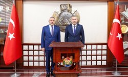 "VALİ TAHİR YILMAZ, RİZE VALİSİ SAYIN İHSAN SELİM BAYDAŞ’A İADE-İ ZİYARETTE BULUNDU"