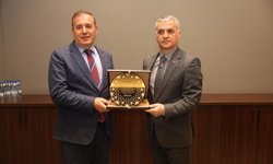 “BAŞKAN BIYIK’TAN TDTM YÖNETİMİNE TEŞEKKÜR PLAKETİ”