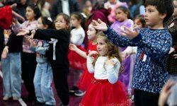 "AKÇAABAT BELEDİYESİ HER DAİM ÇOCUKLARIN YANINDA"