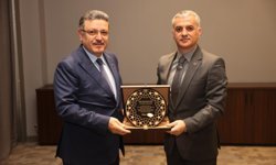 "BAŞKAN GENÇ’E TEŞEKKÜR PLAKETİ"