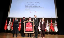 "GENÇ NÜFUS YAPIMIZI KORUMAK ÖNCELİĞİMİZ"