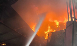 "ADANA’DA GERİ DÖNÜŞÜM FABRİKASINDA KORKUTAN YANGIN"