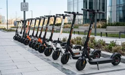 "SCOOTERLARDA YENİ ZORUNLULUK YÜRÜRLÜĞE GİRDİ: RESMİ GAZETE’DE YAYIMLANDI"