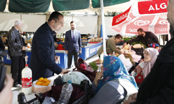 “MAKAMDA DEĞİL VATANDAŞIN YANINDA: BAŞKAN EKİM PAZARDA GÖNÜL SOHBETLERİ YAPTI”