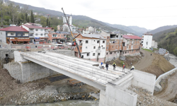 "DÖRTYOL–AKPINAR–ERİKLİ BAĞLANTISINI GÜÇLENDİREN KÖPRÜDE SONA GELİNDİ"