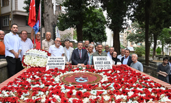 Avni Aker Kabri Başında Anıldı