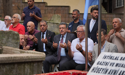 Avni Aker Kabri Başında Anıldı