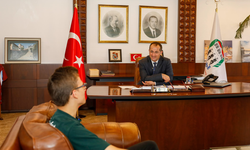 Yks Birincisi Uslu’ya Başkan Ekim’den Tebrik