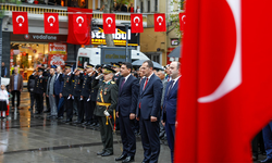 Akçaabat’ta Cumhuriyet İçin Çelenk Sunuldu