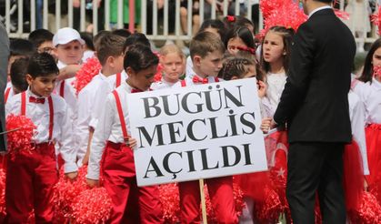 AKÇAABAT’TA 23 NİSAN COŞKUSU