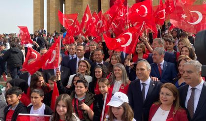 "YAŞASIN MİLLET EGEMENLİĞİ, YAŞASIN DEMOKRASİ!"