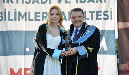 KTÜ'LÜ 'GENÇ'LERİN MEZUNİYET COŞKUSU