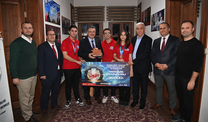 "BAŞKAN GENÇ’TEN TEKNOFEST ŞAMPİYONLARINA TEBRİK"