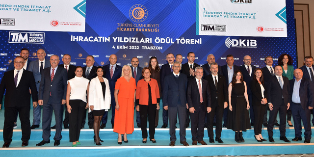 Trabzon İhracatının Yıldızları Ödüllerini Ticaret Bakanı Dr. Mehmet Muş’un Elinden Aldı