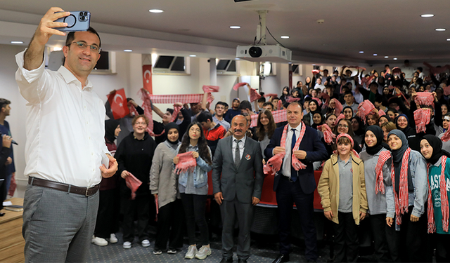 TÜRKİYE’NİN İKİNCİ YÜZYILINI TÜRK GENÇLERİYLE İNŞA EDECEĞİZ