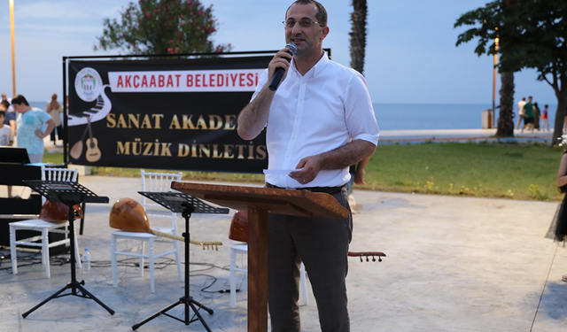 AKÇAABAT BELEDİYESİ SANAT AKADEMİSİNDEN MUHTEŞEM KONSER