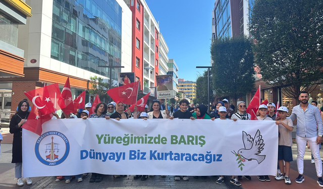 “BARIŞ İÇİN YÜRÜDÜ”