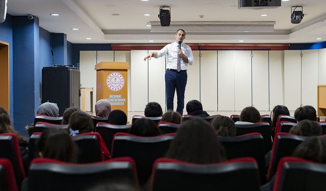 "AKÇAABAT BELEDİYESİ GENÇLERİN YANINDA"