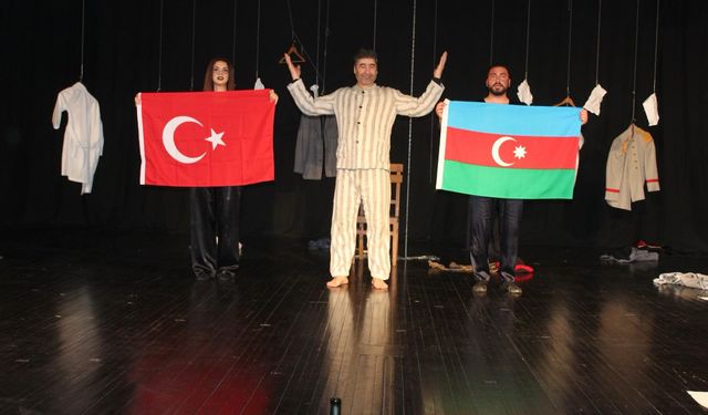 "NAHÇIVAN DEVLET TİYATROSU’NDAN AKÇAABAT’TA UNUTULMAZ GÖSTERİM"