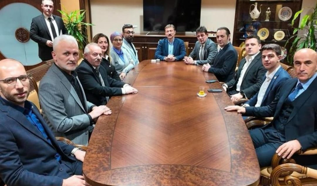 "TRABZON'DA 18 İLÇEYE 18 KÜTÜPHANE KURACAKLAR"