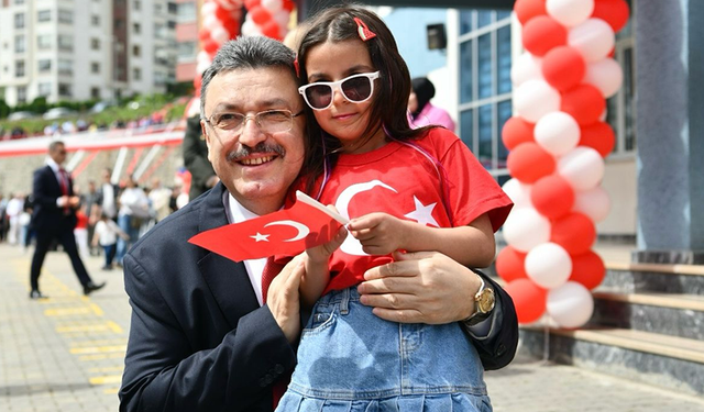 "BAŞKAN GENÇ’TEN 23 NİSAN MESAJI"