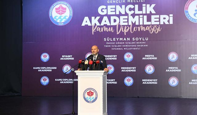 "TRABZON’DA GENÇLERLE BULUŞTU"