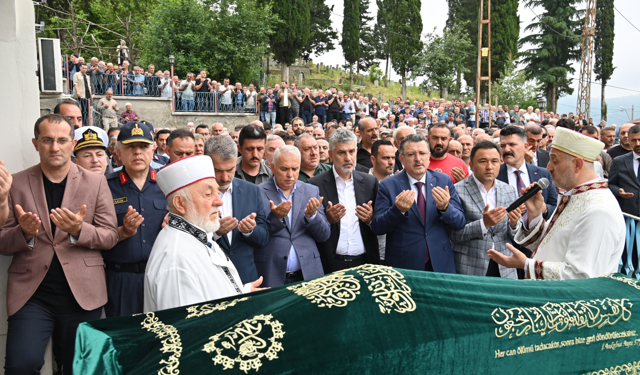 “BAŞKAN GENÇ, SELDE HAYATINI KAYBEDEN AYDIN’IN CENAZE TÖRENİNE KATILDI”