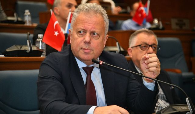 "ZORLU’NUN ‘DAVET’ ELEŞTİRİSİ"