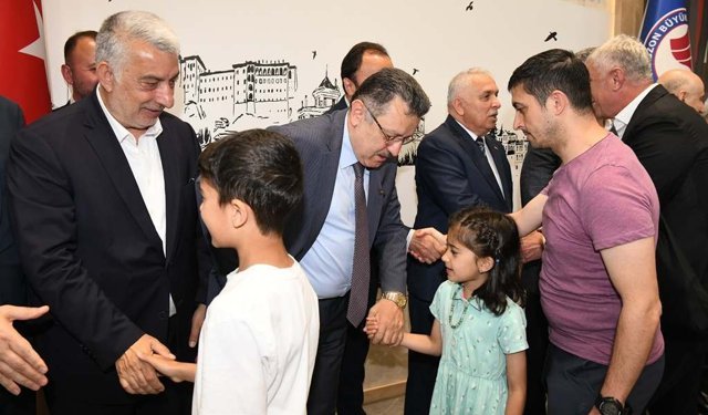 "BÜYÜKŞEHİR BELEDİYESİ’NDE BAYRAM COŞKUSU"