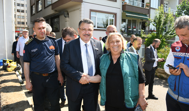 "BAŞKAN GENÇ BEŞİRLİ'DE ESNAFI ZİYARET ETTİ"