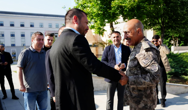 "BAŞKANIMIZ ERTUĞRUL DOĞAN’DAN ÖZEL HAREKAT BAŞKANI SÜLEYMAN KARADENİZ’E ZİYARET"
