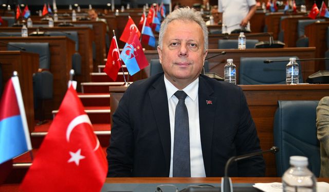 "ZORLU, HANİFE HATUN CAMİİ'NİN ETRAFINDAKİ YAPILARIN DURUMUNU SORDU"