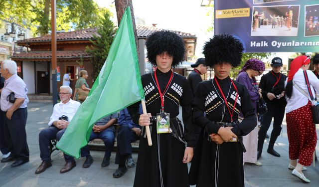 "AKÇAABAT’TA 33. ULUSLARARASI MÜZİK VE HALK OYUNLARI FESTİVALİ COŞKUSU BAŞLADI"