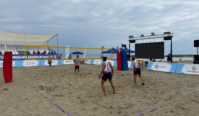 "TRABZON'DA ULUSLARARASI PLAJ VOLEYBOLU HEYECANI BAŞLADI"