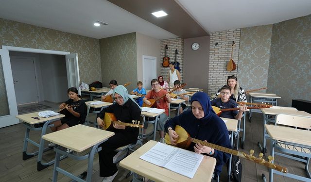 "AKÇAABAT’TA 2.975 ÖĞRENCİNİN KATILDIĞI KURSLAR TAMAMLANDI"